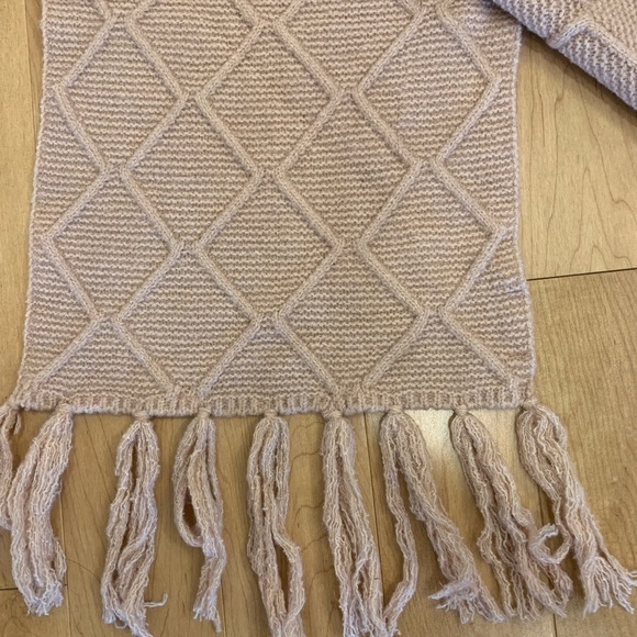 BRAND NEW Light pink Treasure and Bond winter set - scarf, toque and gloves - Picture 7 of 7